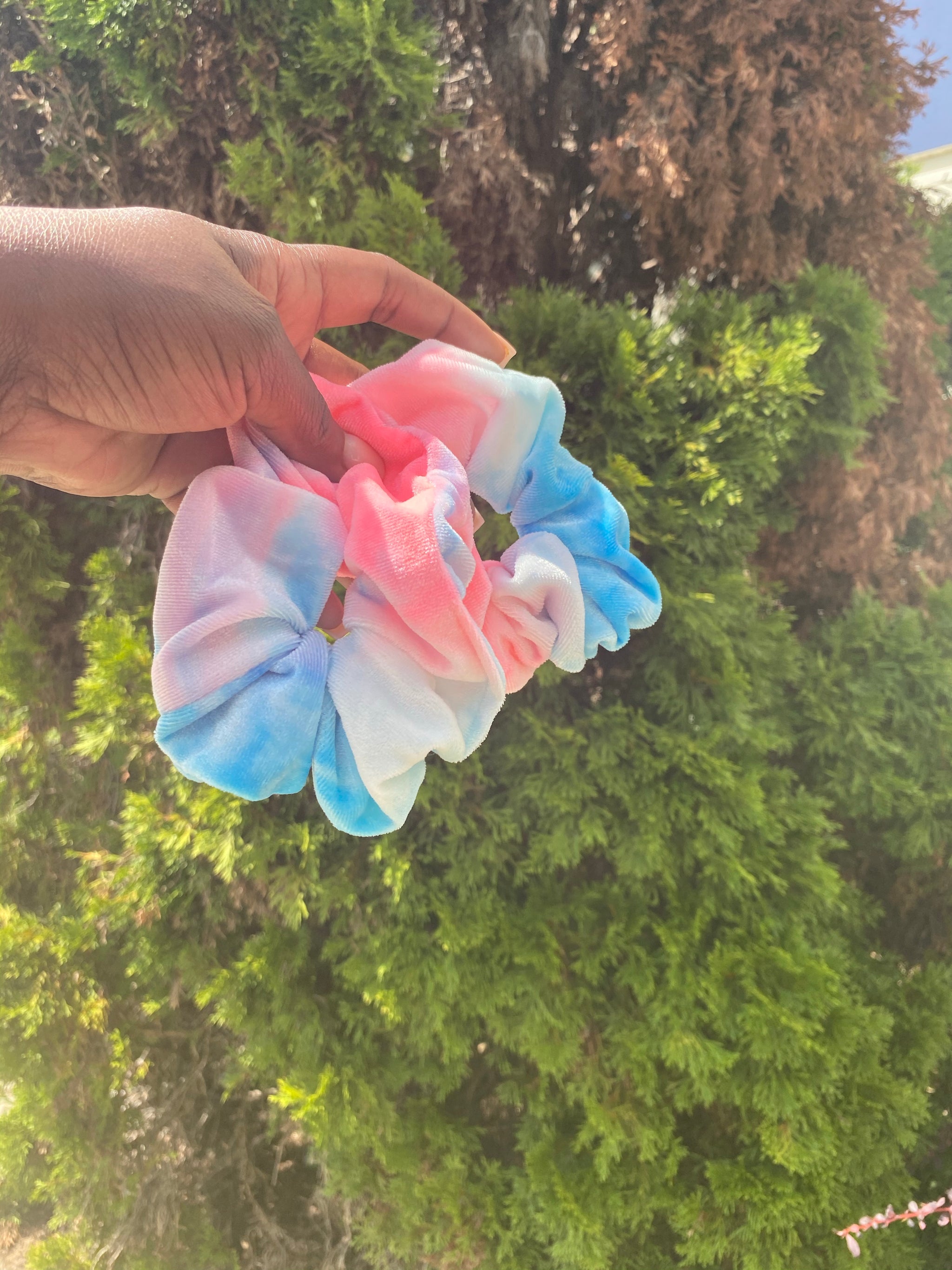 Tie Die Scrunchie *blue/red*