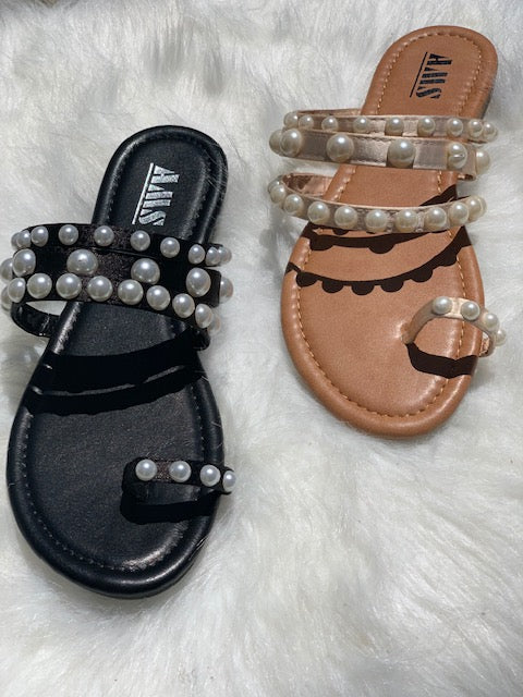 ALL PEARLS SANDALS